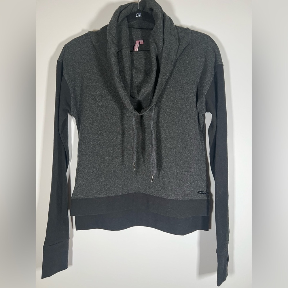 Sweaty Betty black gray colorblock cowl neck drawstring sz XS yoga comfy